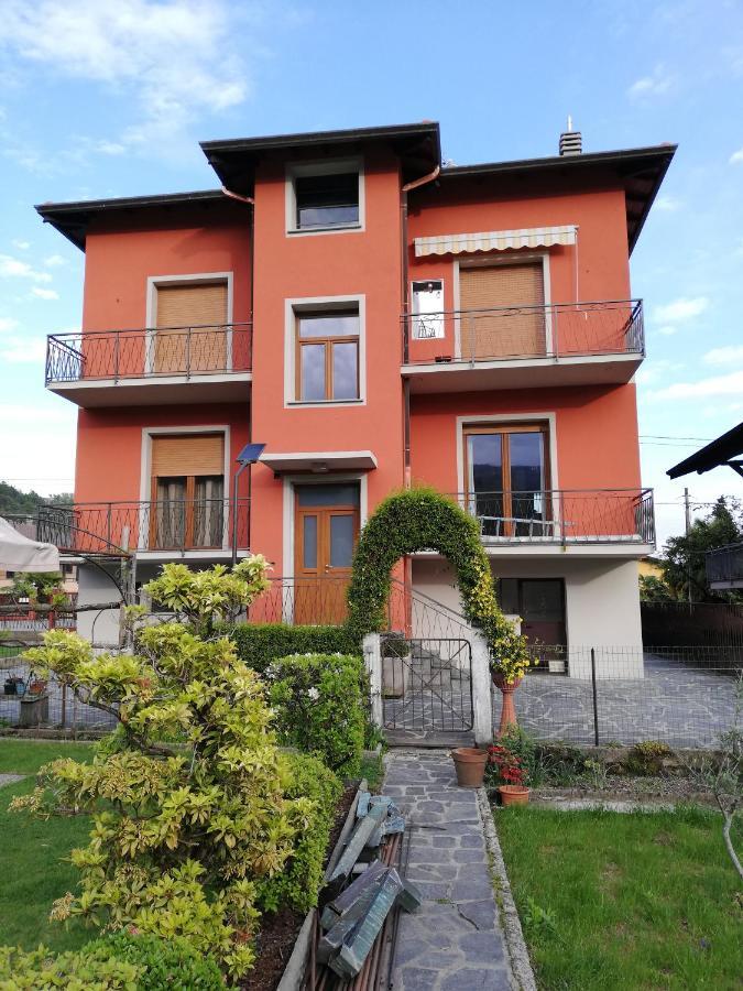 La Rosa Rossa Lägenhet Cambiasca Exteriör bild